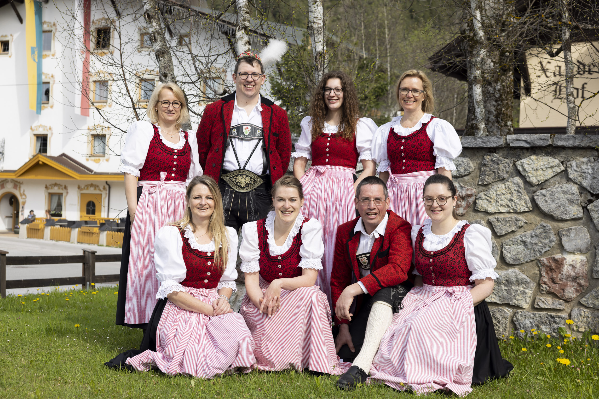 hinten v.l.n.r.: Silvia Rödlach (Bantl), Alexander Kluckner-Markt (Bargeler), Alina Kirchebner, Marion Neuner (Melcher); vorne v.l.n.r.: Barbara Wehinger (Kössler), Martina Nairz (Lippen), Robert Wackerle (Tschaper) und Christina Ripfl (Schweizer)