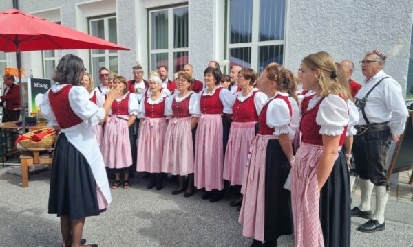 Bilderbuchsonntag: Rückblick auf unseren Frühschoppen „75 Jahre Steinrösler“