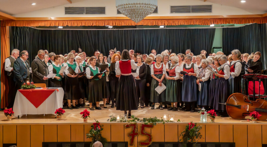 Stad weard’s beim Steinrösler Advent: Vorweihnachtliches G’sungen & G’spielt